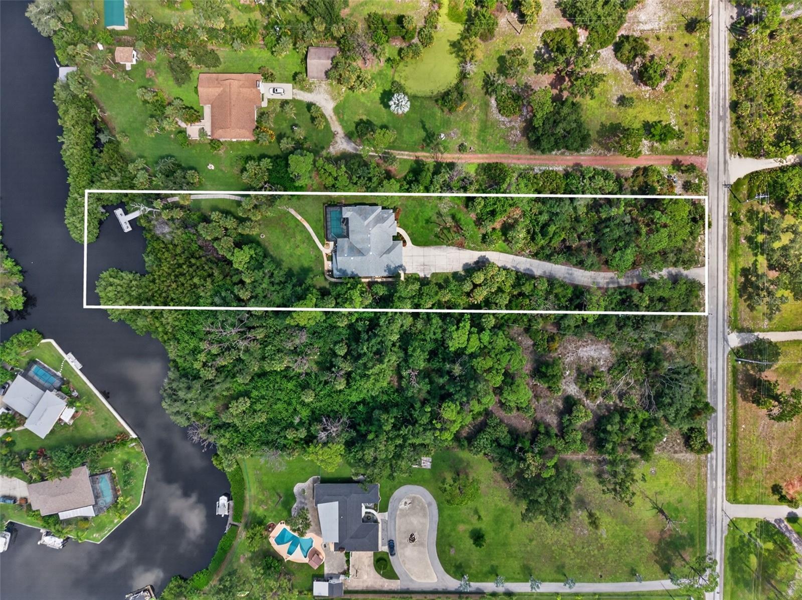 150 N OXFORD DR — photo 97