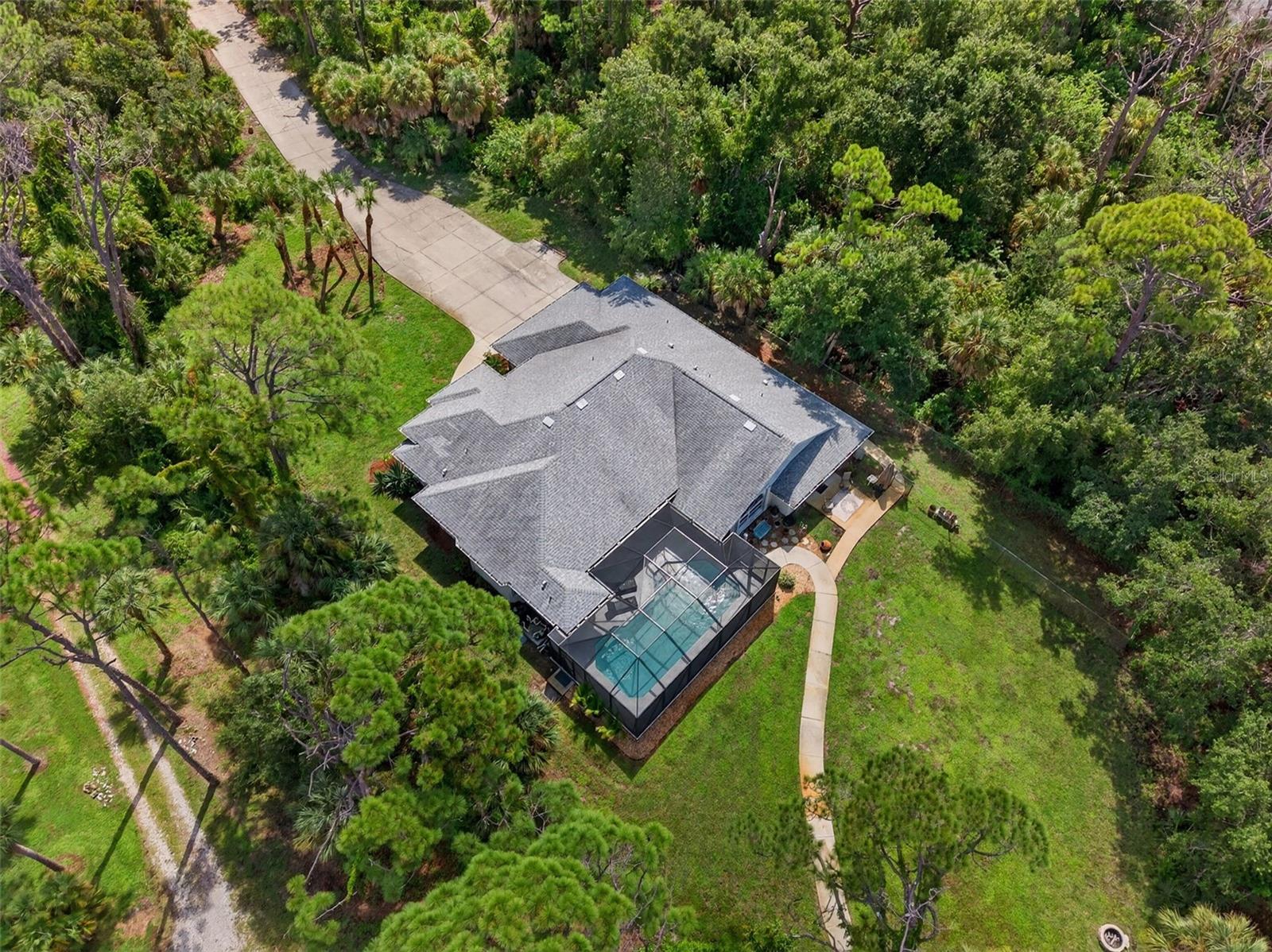 150 N OXFORD DR — photo 2