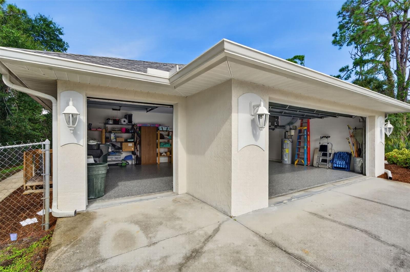 150 N OXFORD DR — photo 83