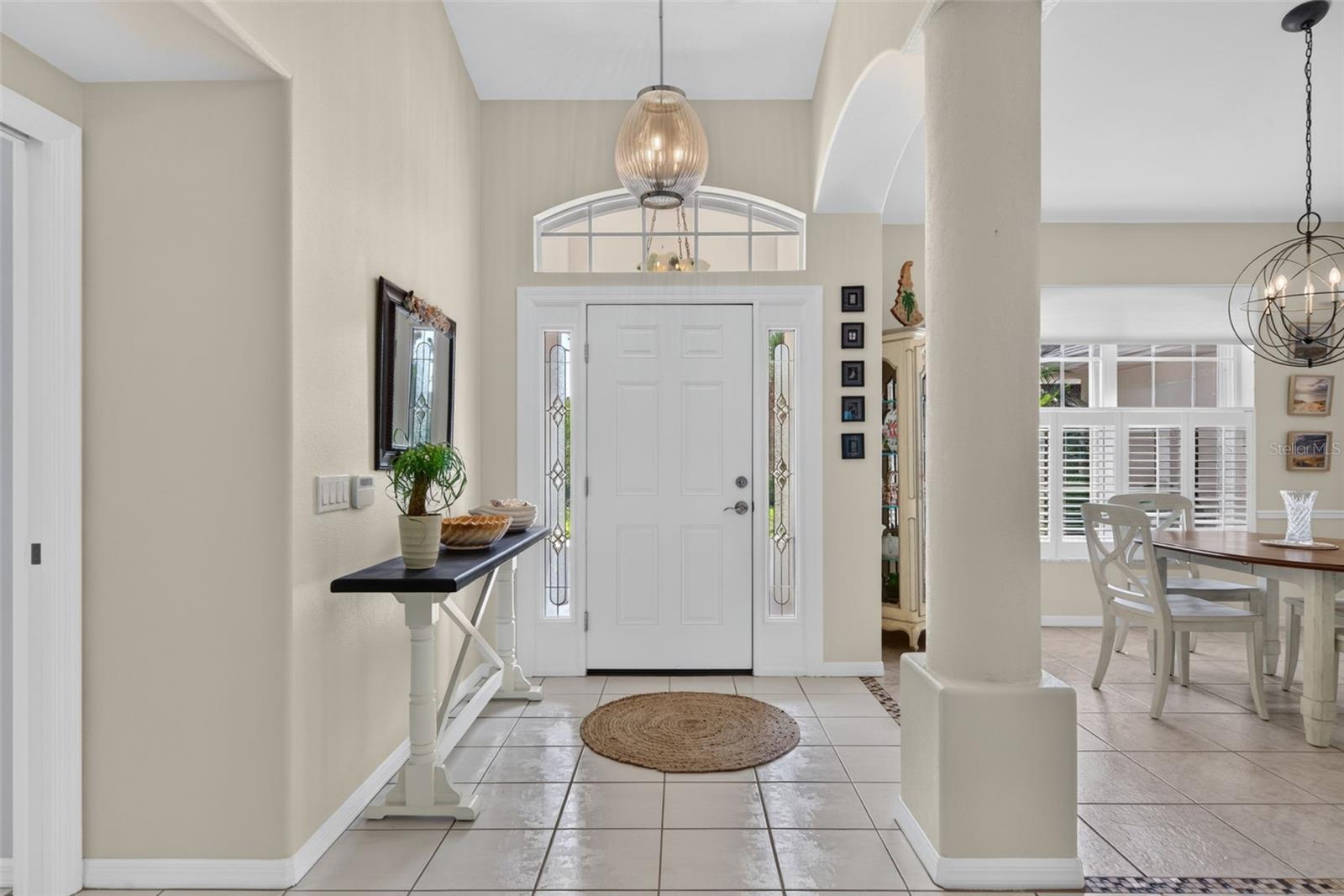 150 N OXFORD DR — photo 9