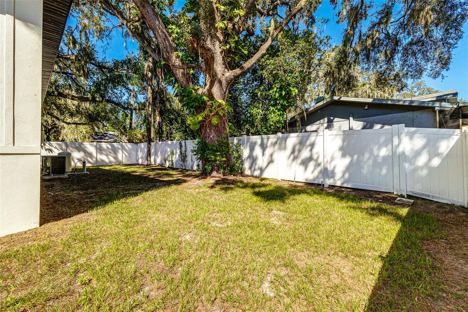 7907 N GREENWOOD AVE — photo 51
