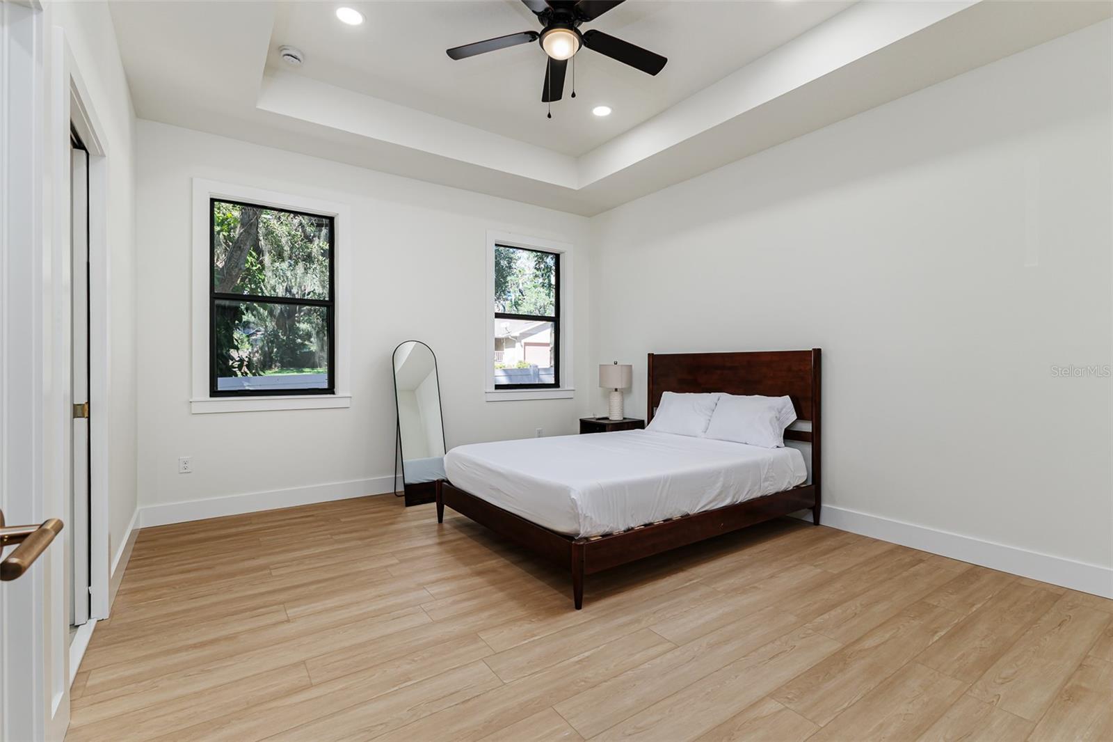 7907 N GREENWOOD AVE — photo 25