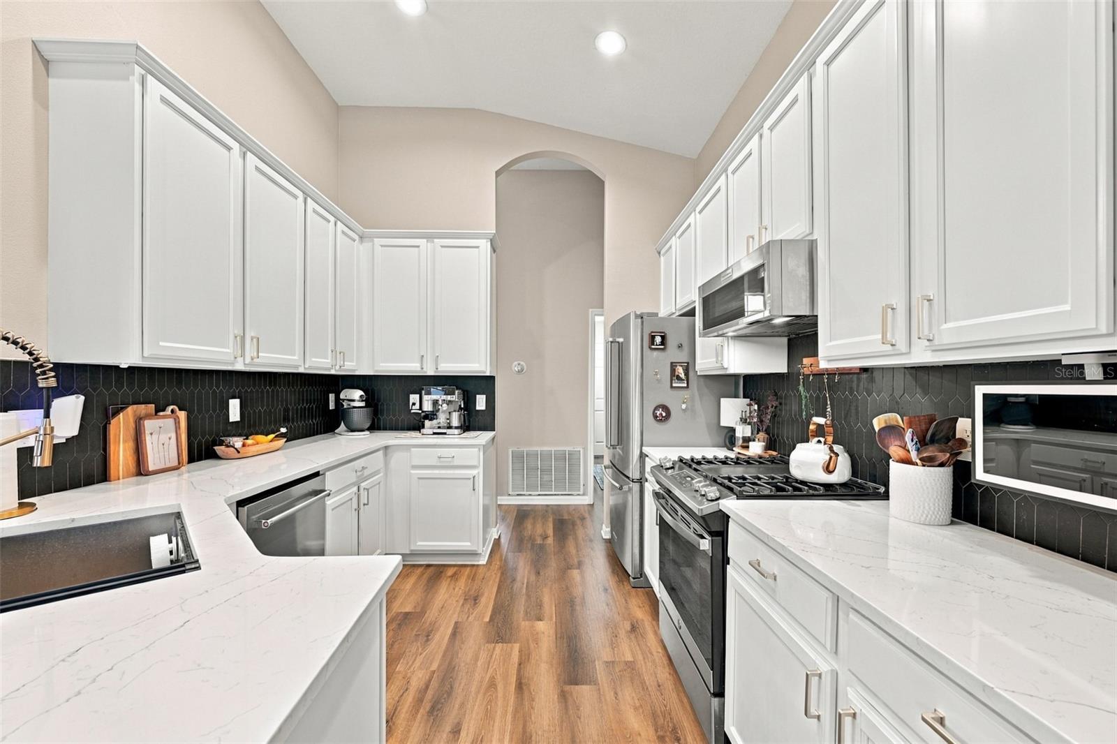 6315 BRIDGEVISTA DR — photo 22