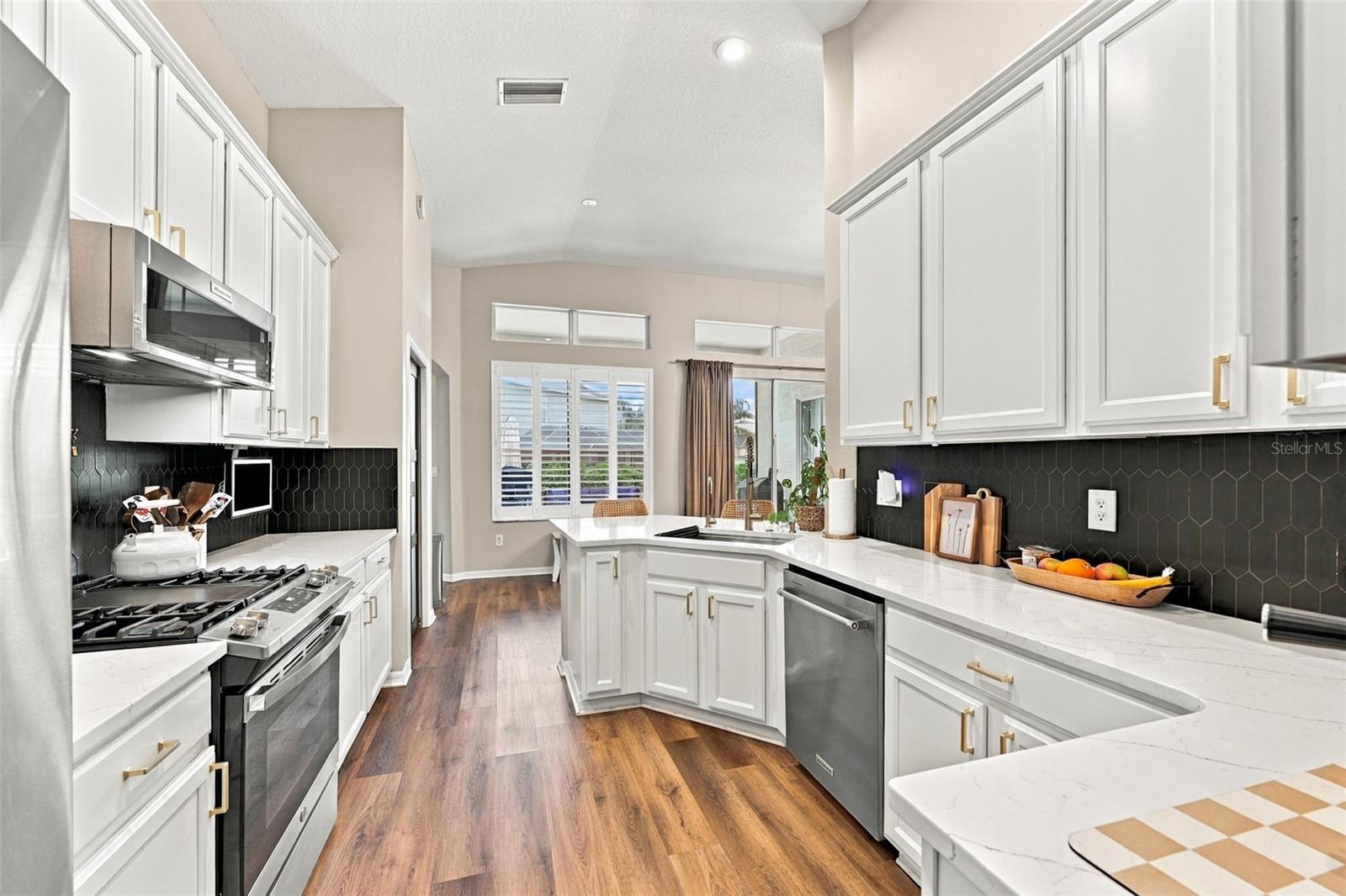 6315 BRIDGEVISTA DR — photo 23