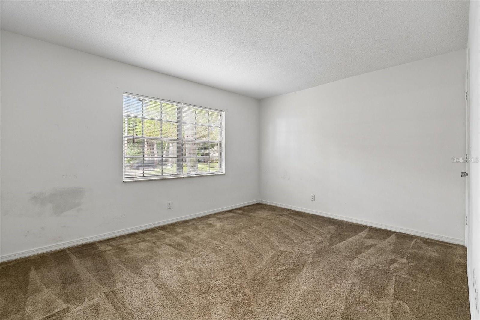 43 COUNTRY CLUB DR — photo 19