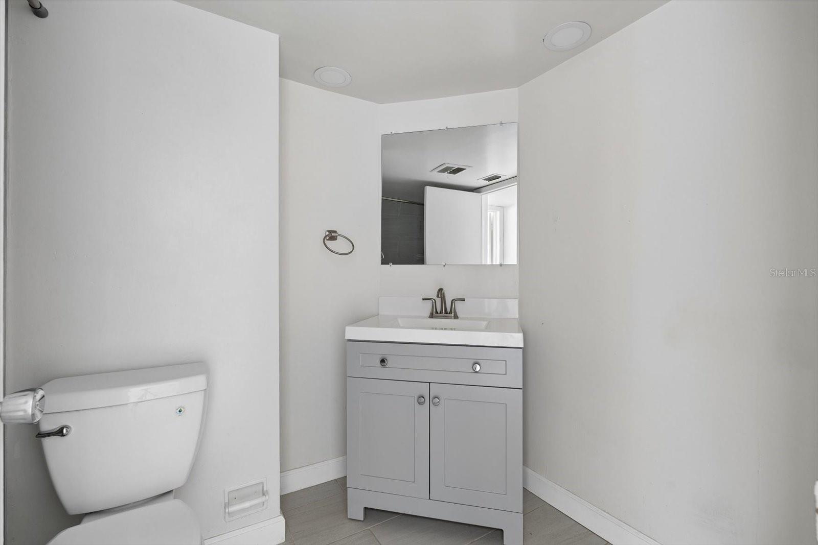 43 COUNTRY CLUB DR — photo 22