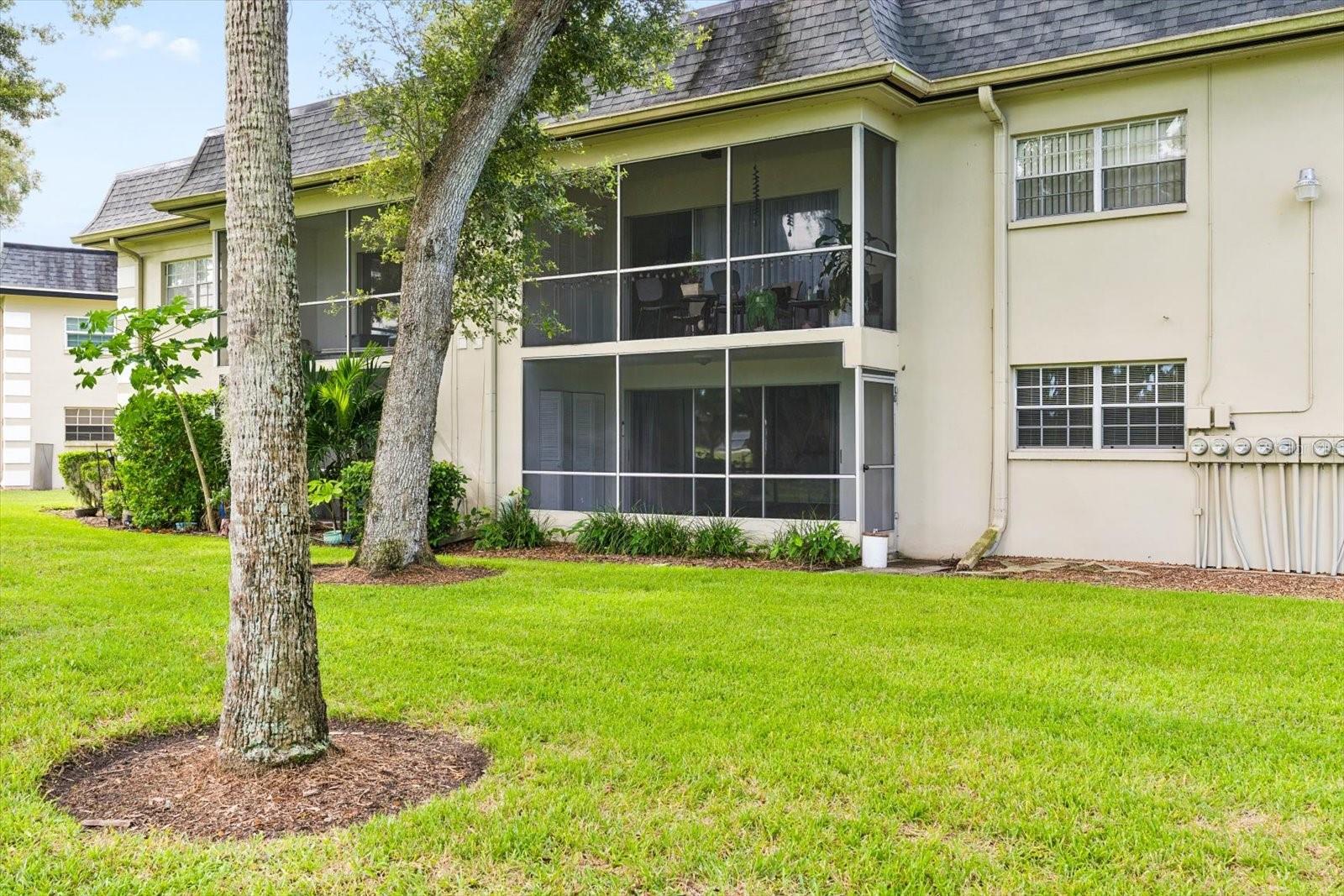 43 COUNTRY CLUB DR — photo 32