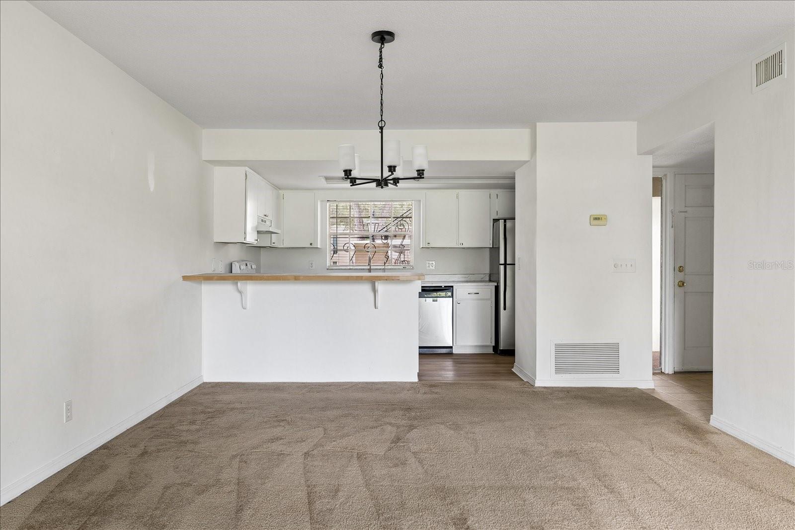 43 COUNTRY CLUB DR — photo 16