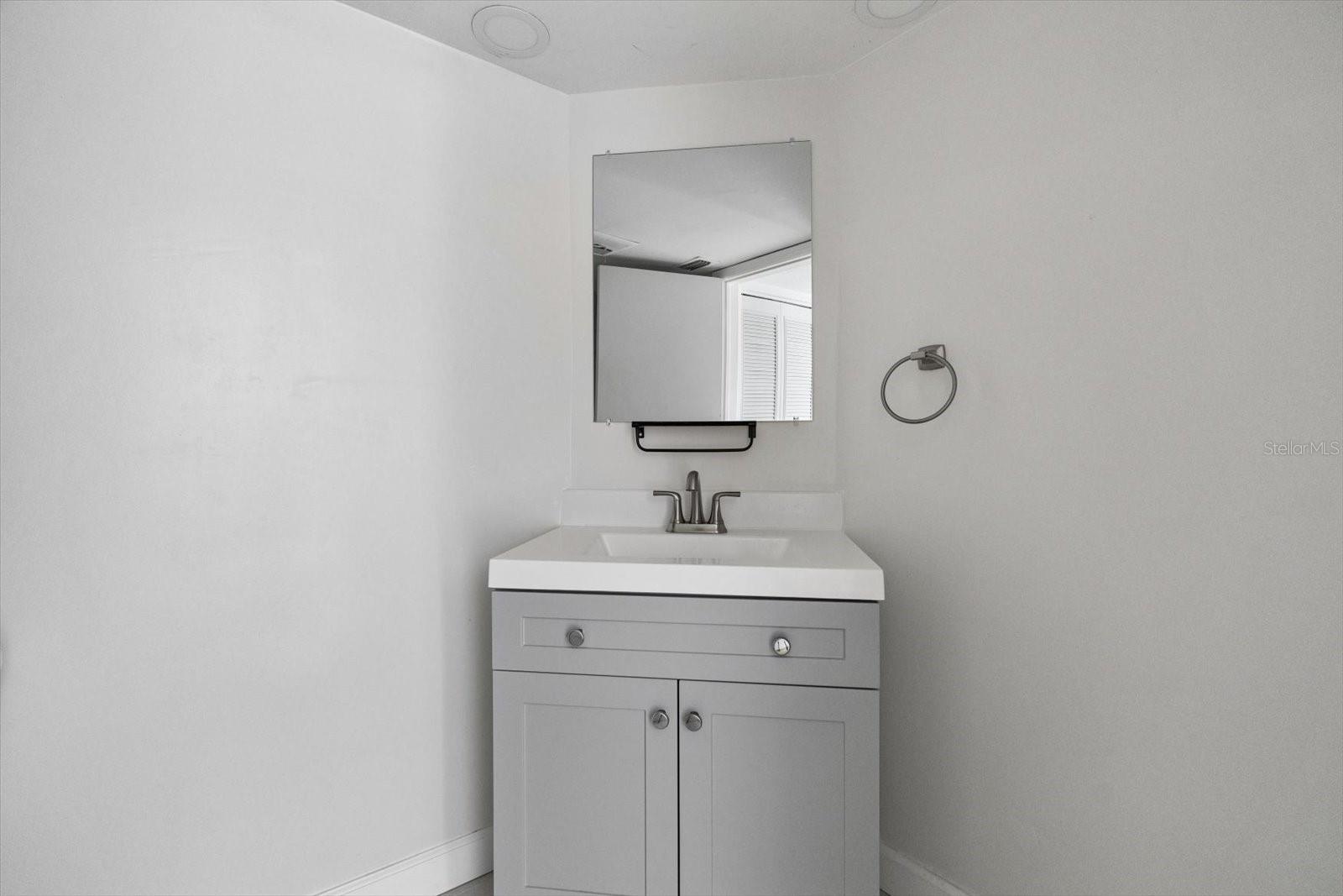43 COUNTRY CLUB DR — photo 30