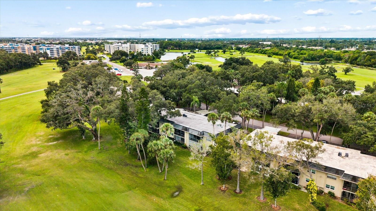 43 COUNTRY CLUB DR — photo 39