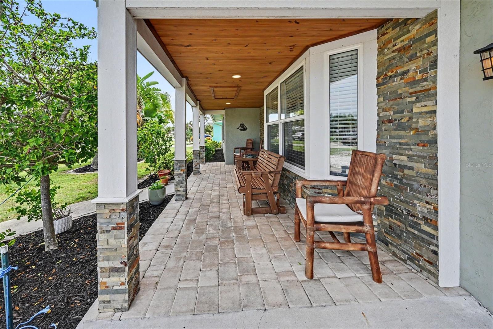 412 REDWOOD RD — photo 4