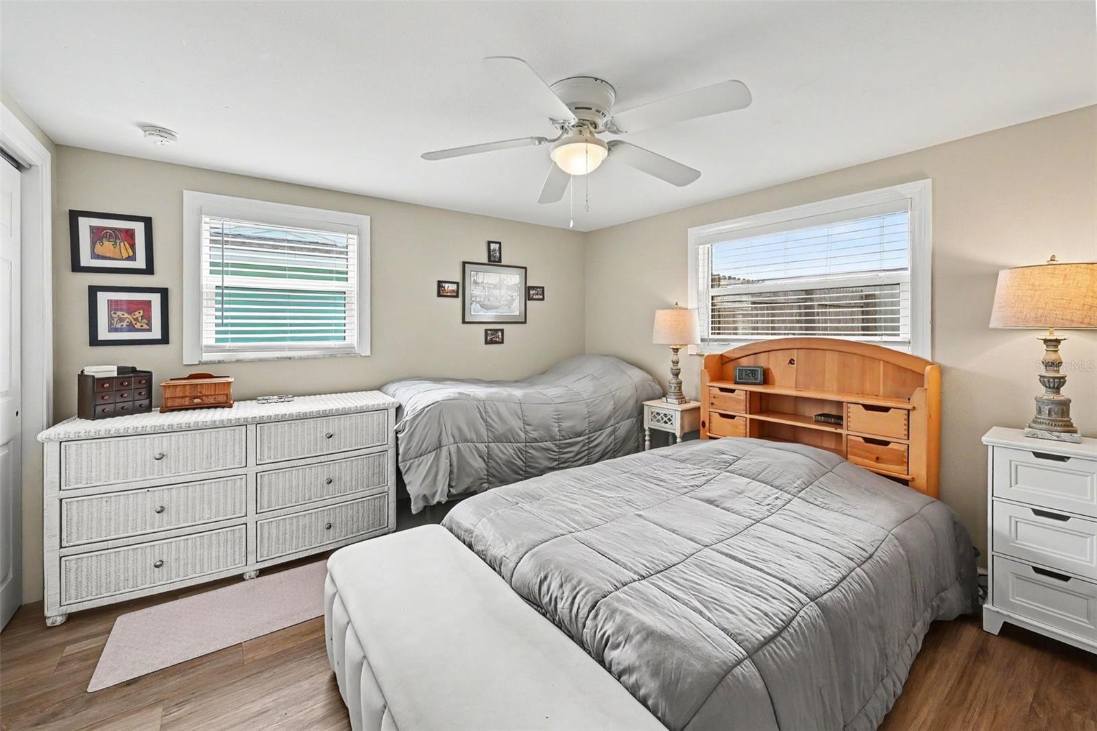 412 REDWOOD RD — photo 12