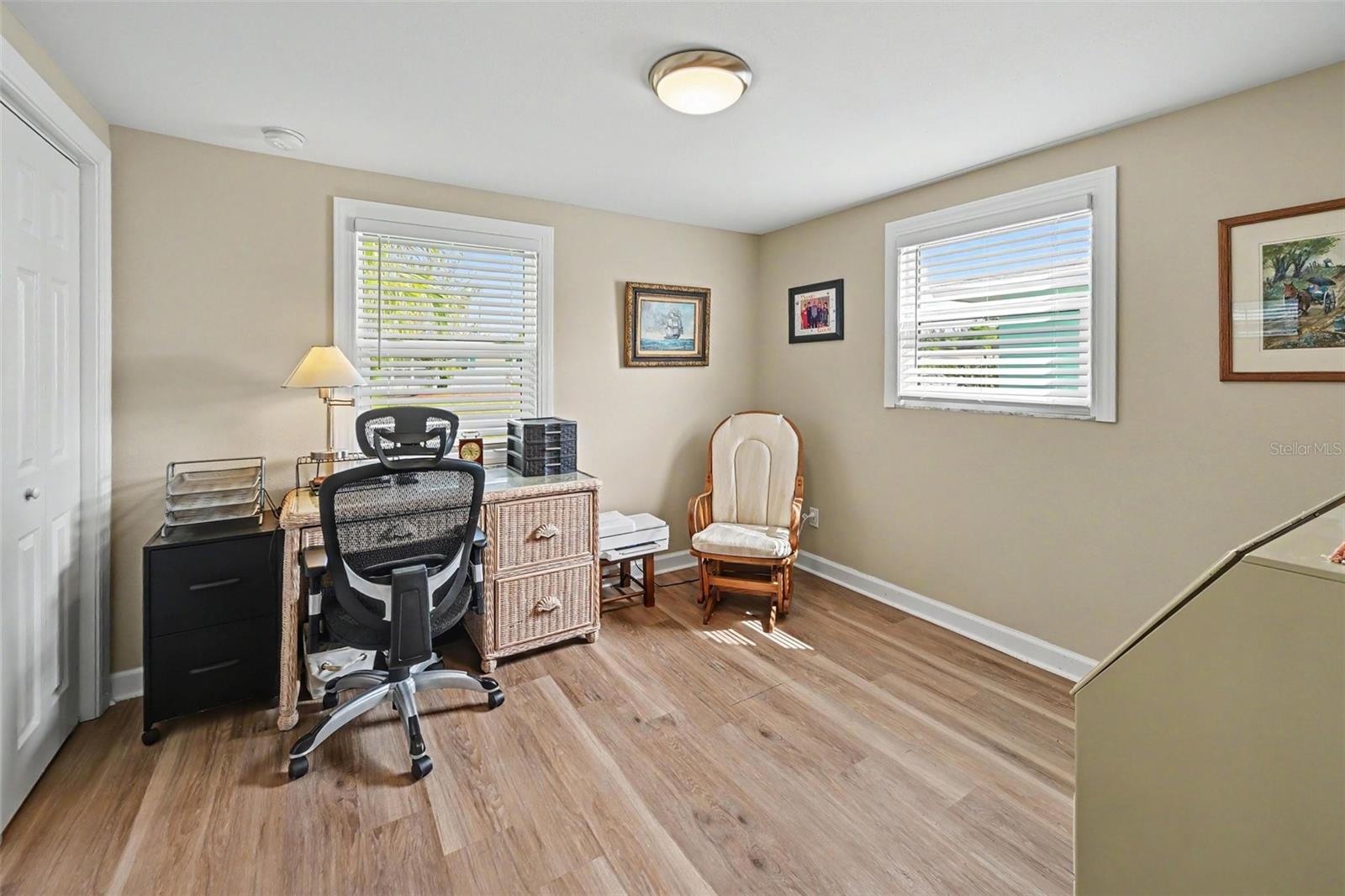412 REDWOOD RD — photo 15