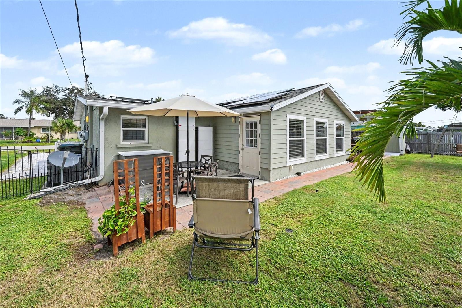 412 REDWOOD RD — photo 20