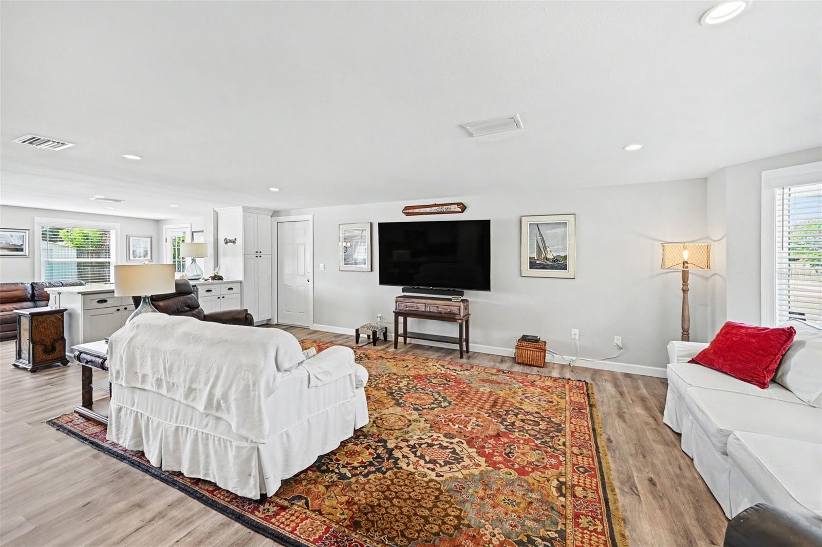 412 REDWOOD RD — photo 5