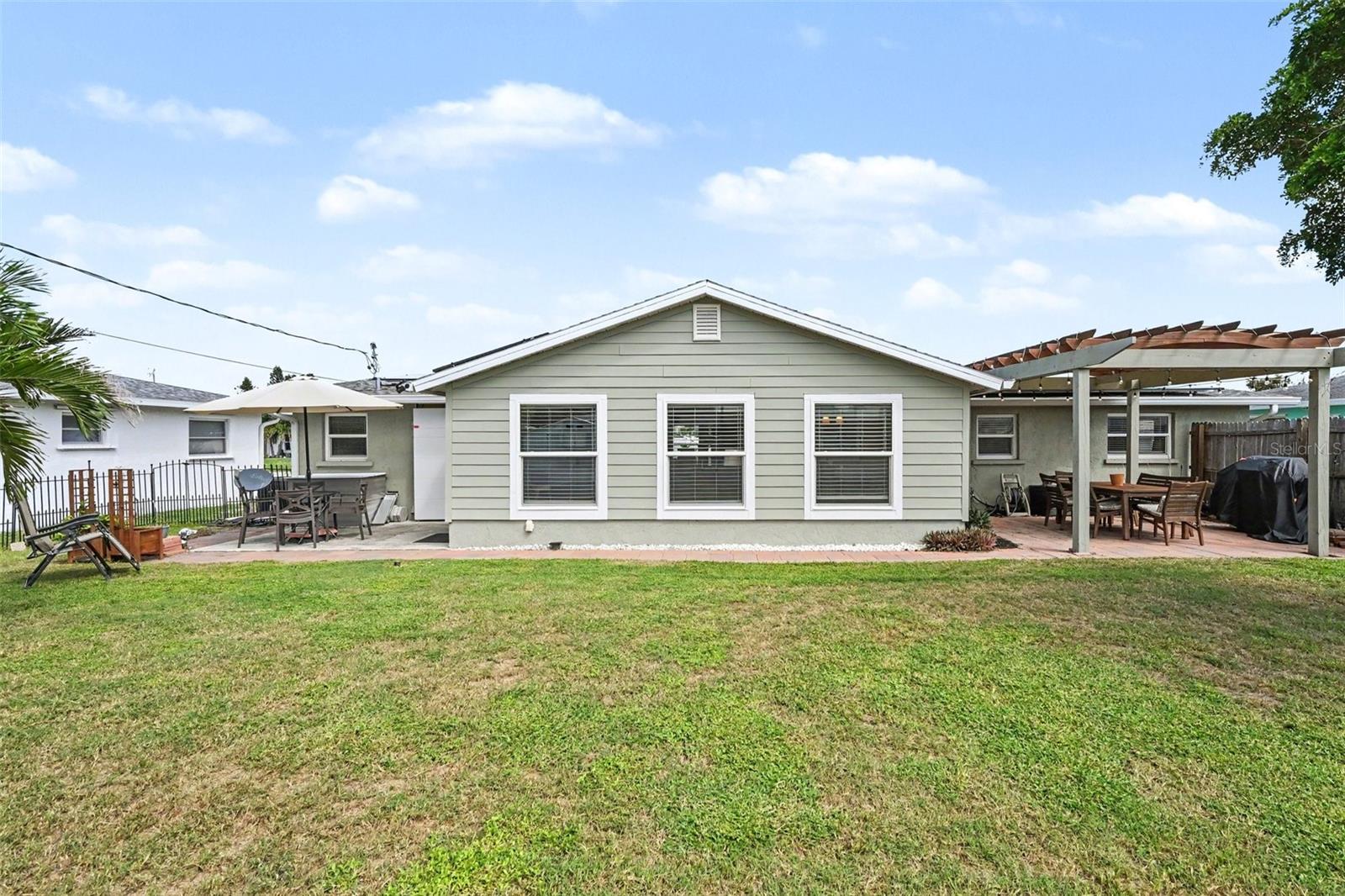 412 REDWOOD RD — photo 18