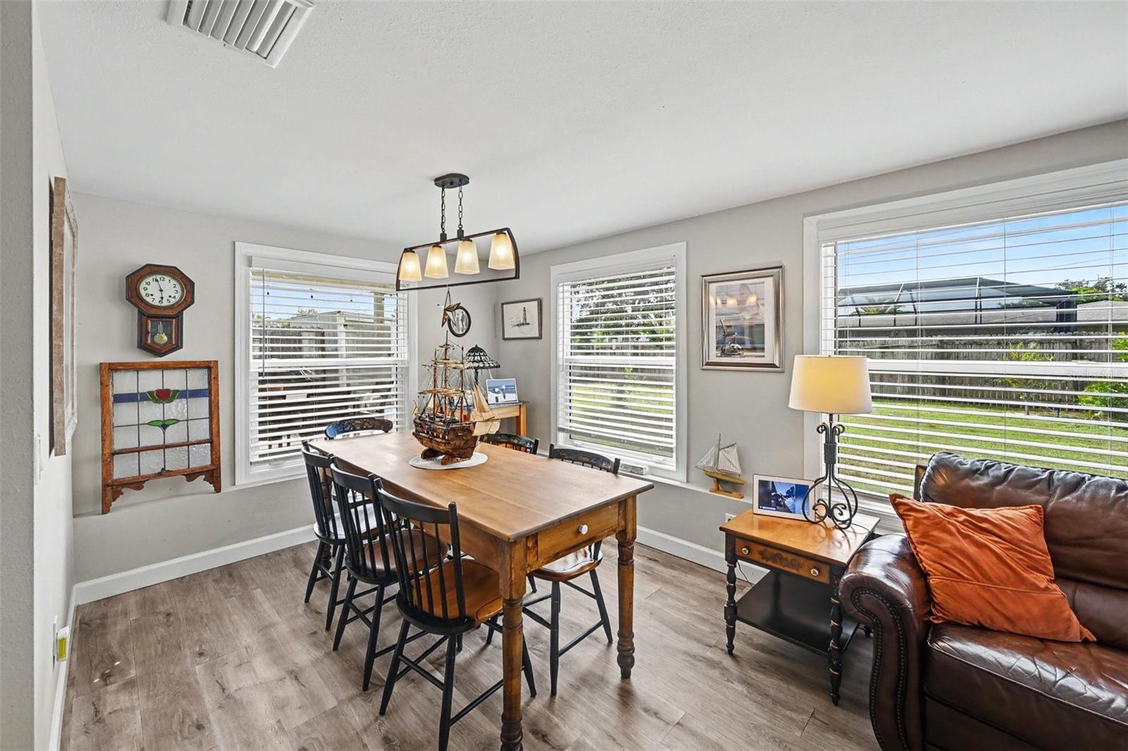 412 REDWOOD RD — photo 11