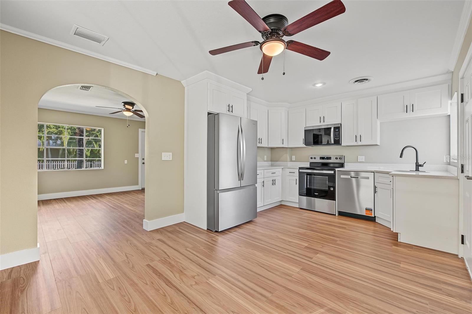 603 INDIANA AVE — photo 11