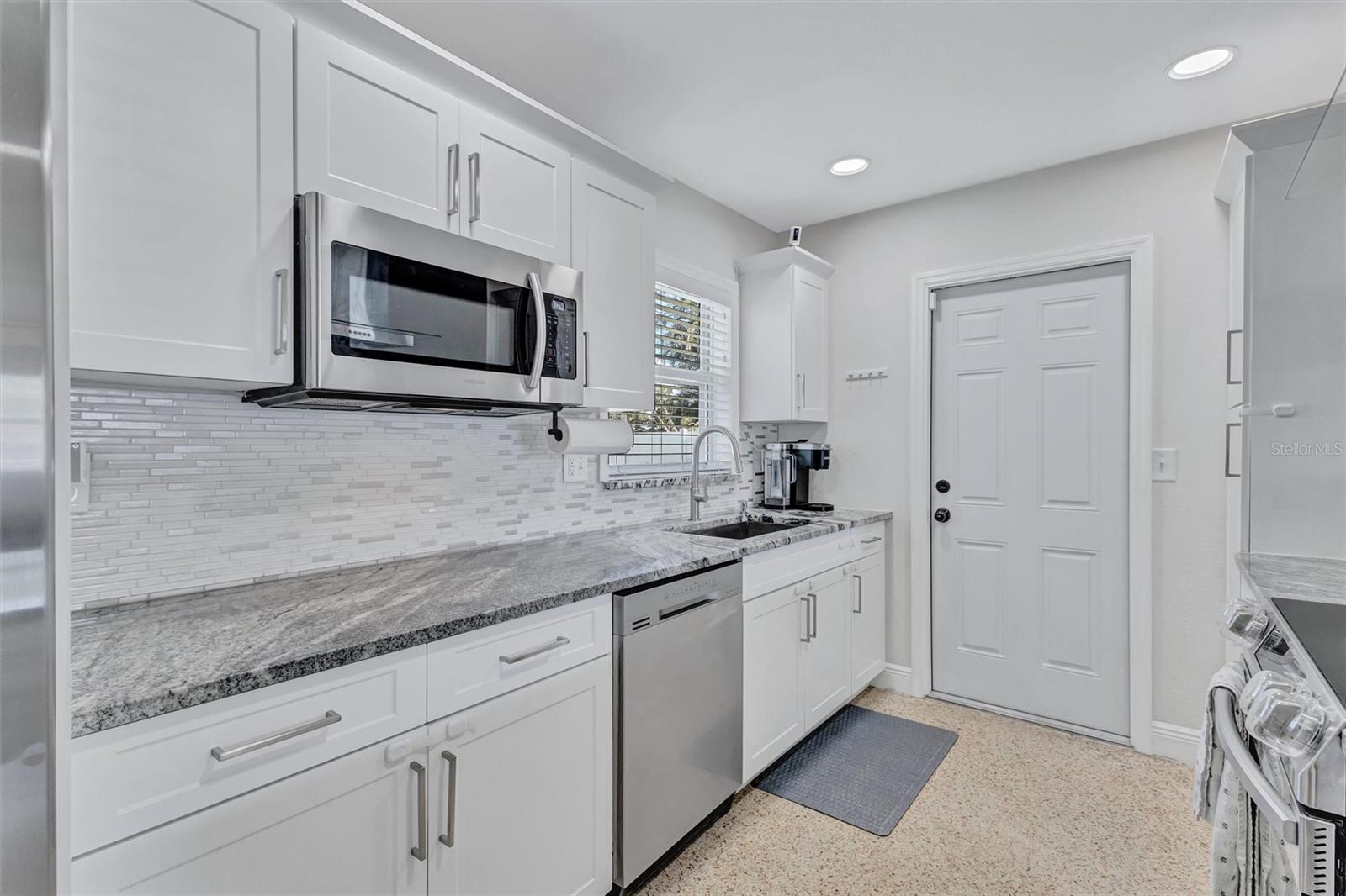 3672 SEAROBIN DR SE — photo 12