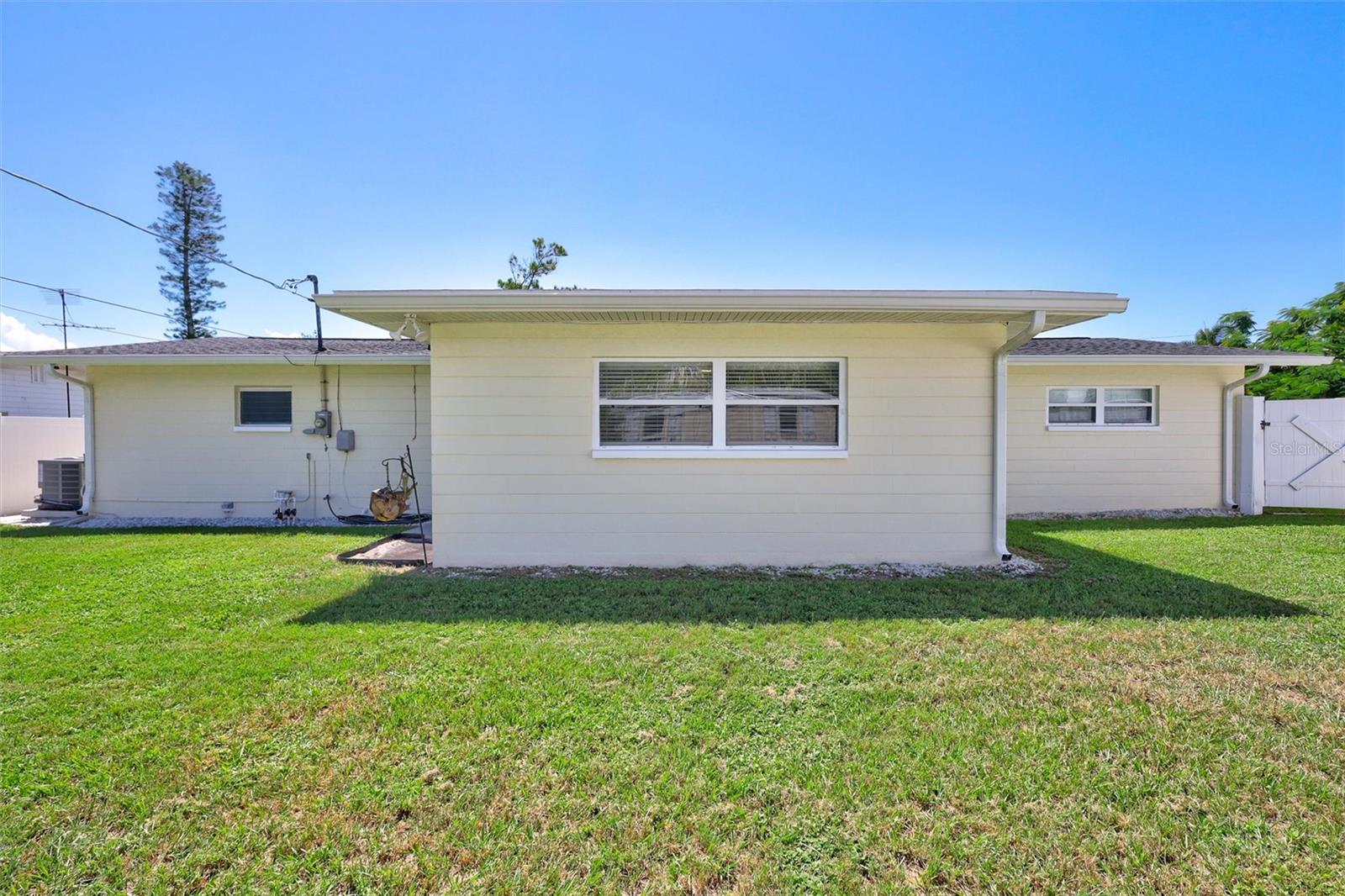 3672 SEAROBIN DR SE — photo 36