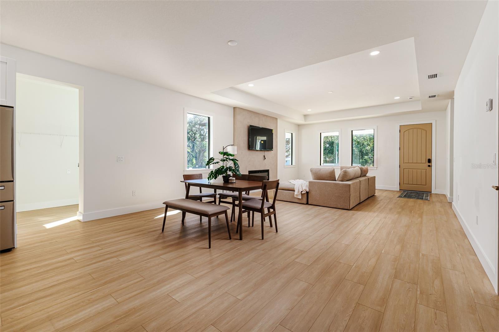 7905 N GREENWOOD AVE — photo 14