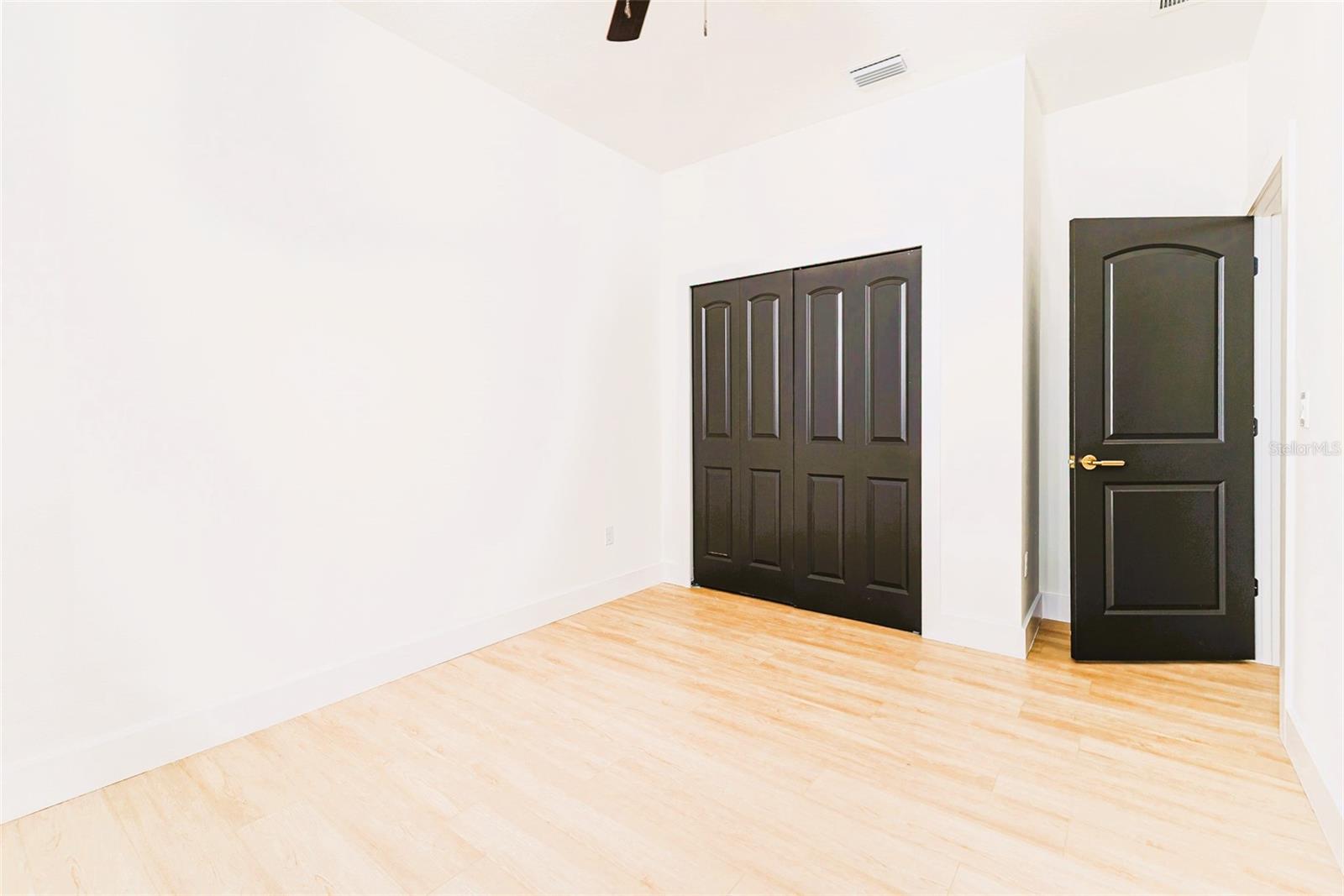 7905 N GREENWOOD AVE — photo 45