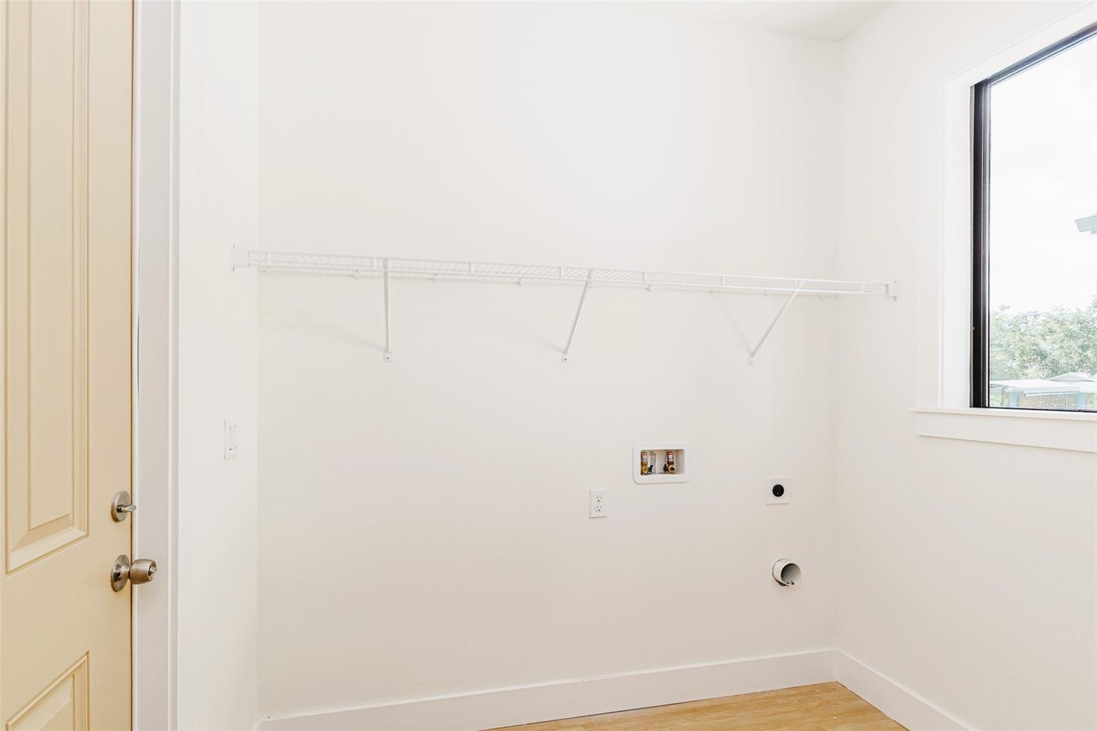 7905 N GREENWOOD AVE — photo 40