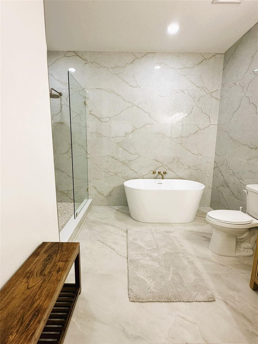 7905 N GREENWOOD AVE — photo 26