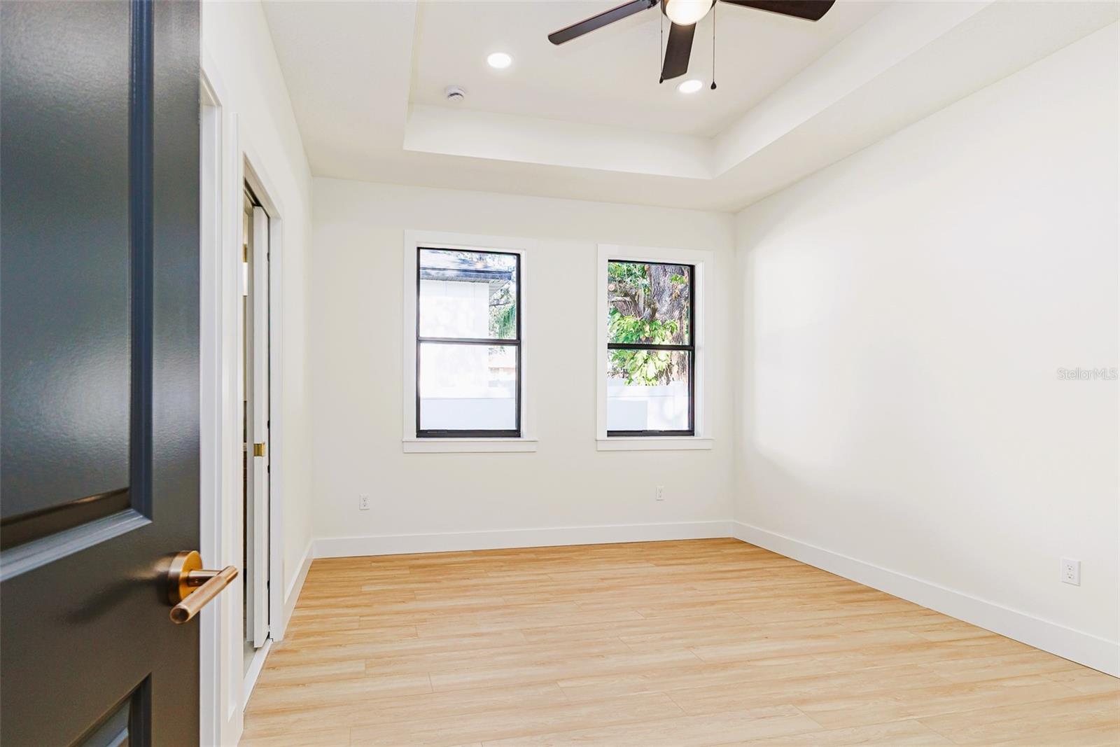 7905 N GREENWOOD AVE — photo 41