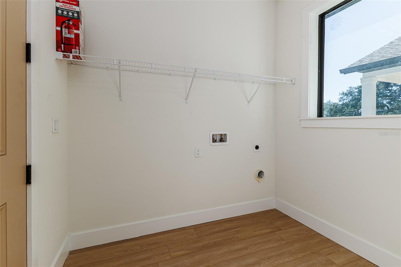 7905 N GREENWOOD AVE — photo 15