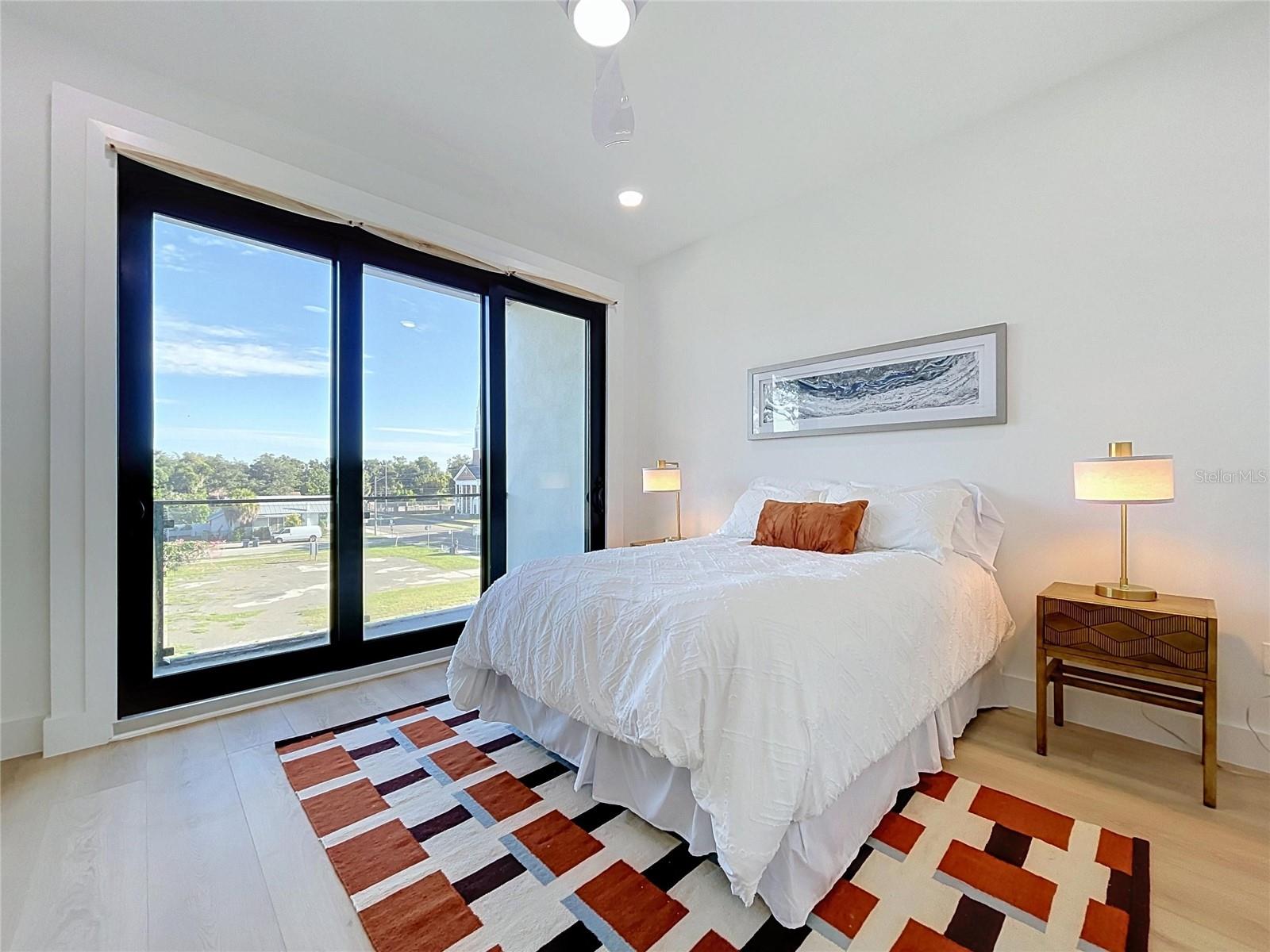 101 W WARREN AVE #3 — photo 36