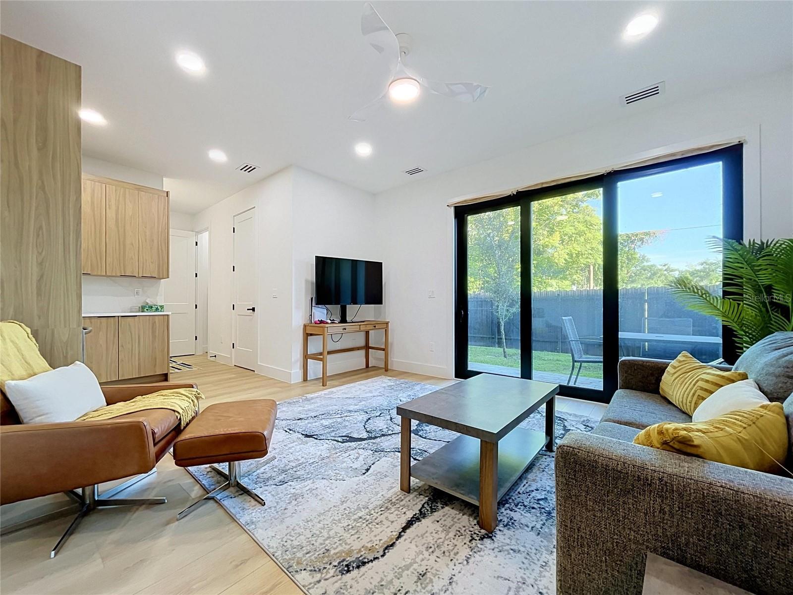 101 W WARREN AVE #3 — photo 56