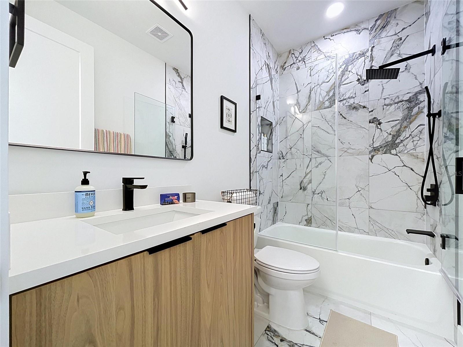 101 W WARREN AVE #3 — photo 37