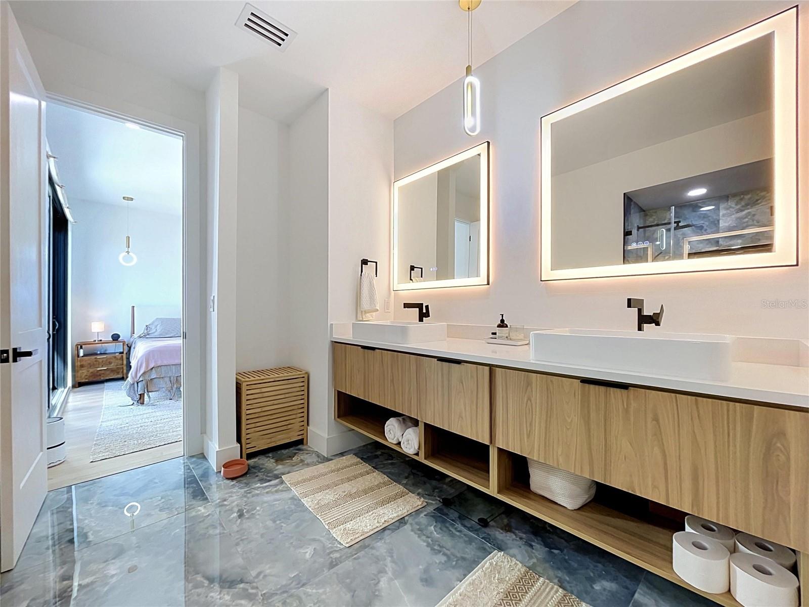 101 W WARREN AVE #3 — photo 31
