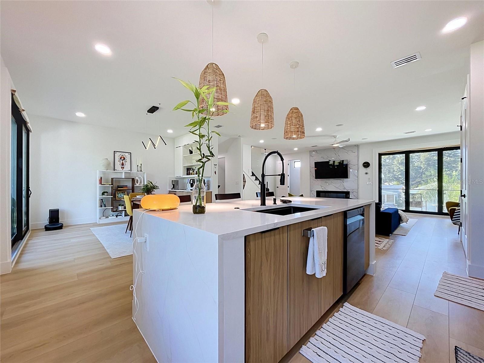 101 W WARREN AVE #3 — photo 11