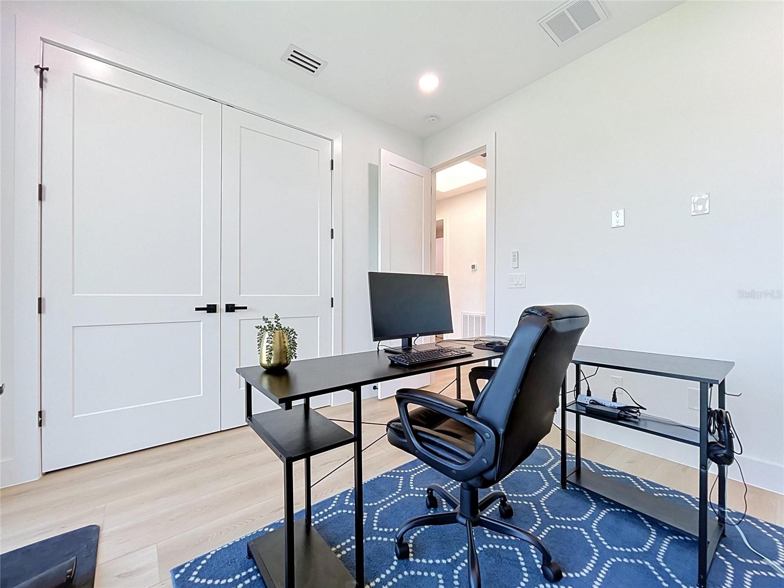 101 W WARREN AVE #3 — photo 41