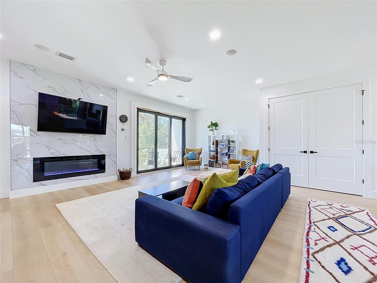 101 W WARREN AVE #3 — photo 5