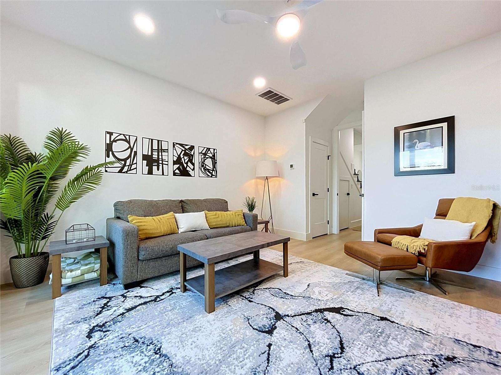 101 W WARREN AVE #3 — photo 46