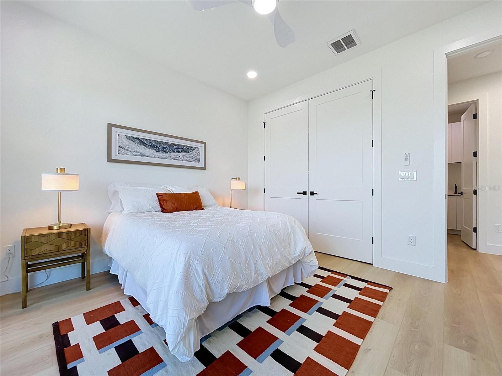 101 W WARREN AVE #3 — photo 33