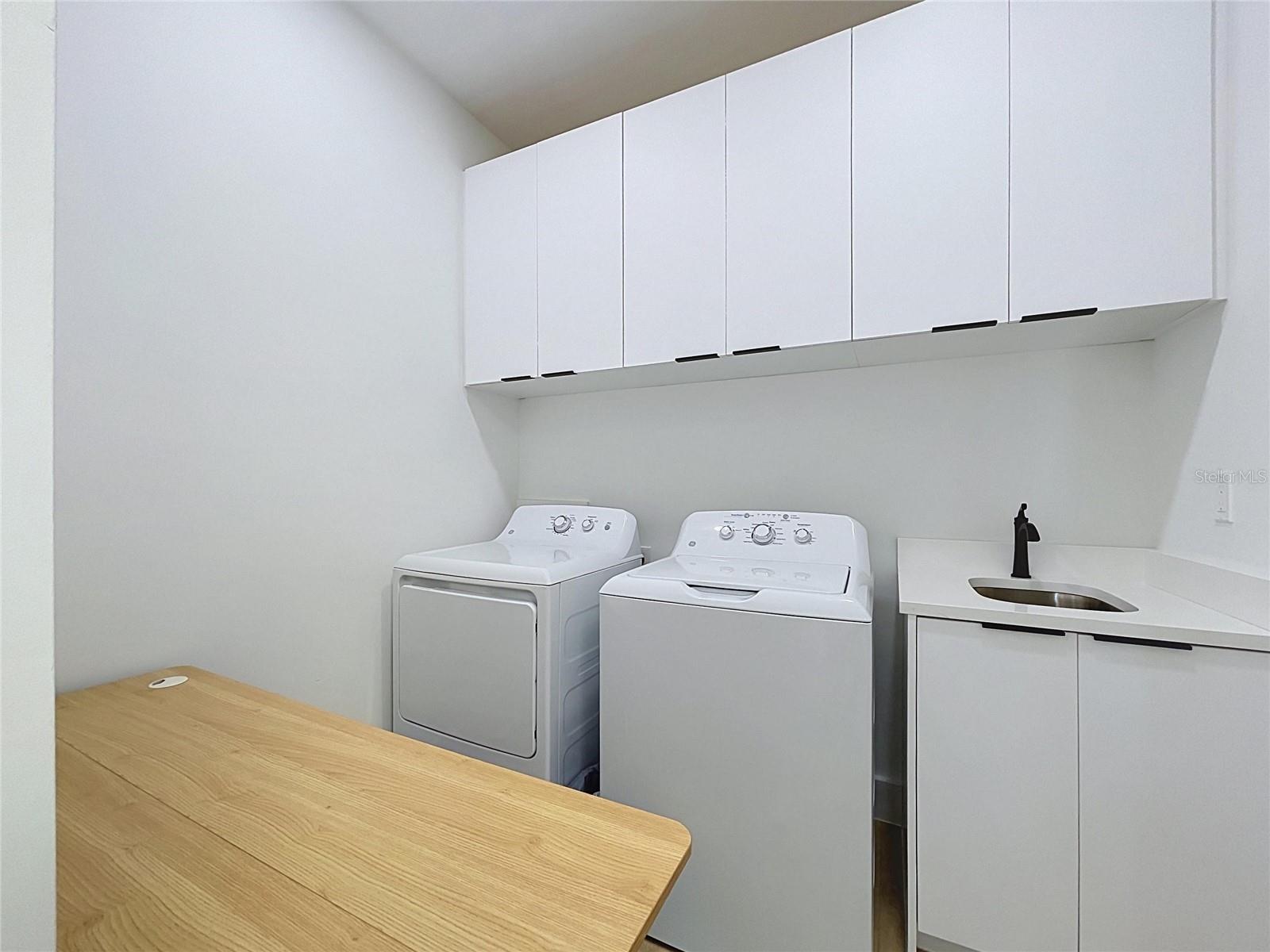 101 W WARREN AVE #3 — photo 44
