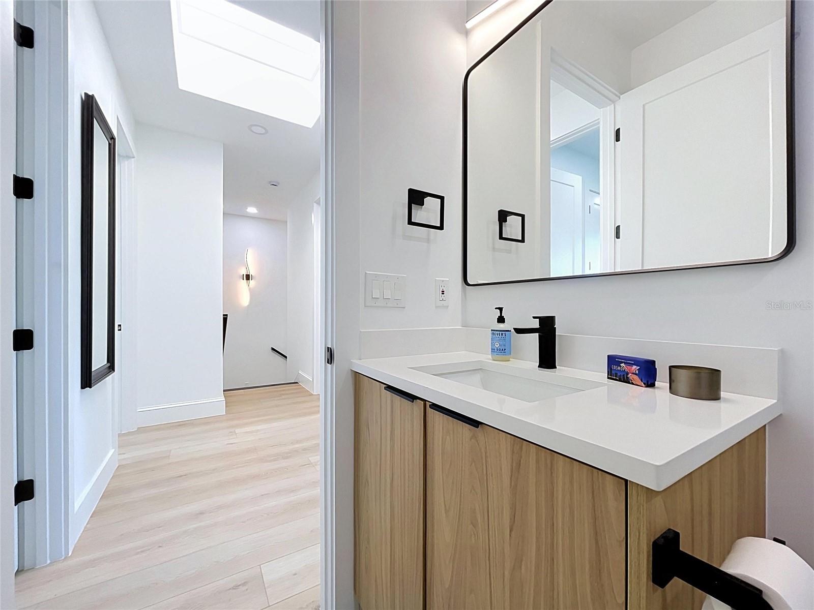 101 W WARREN AVE #3 — photo 38