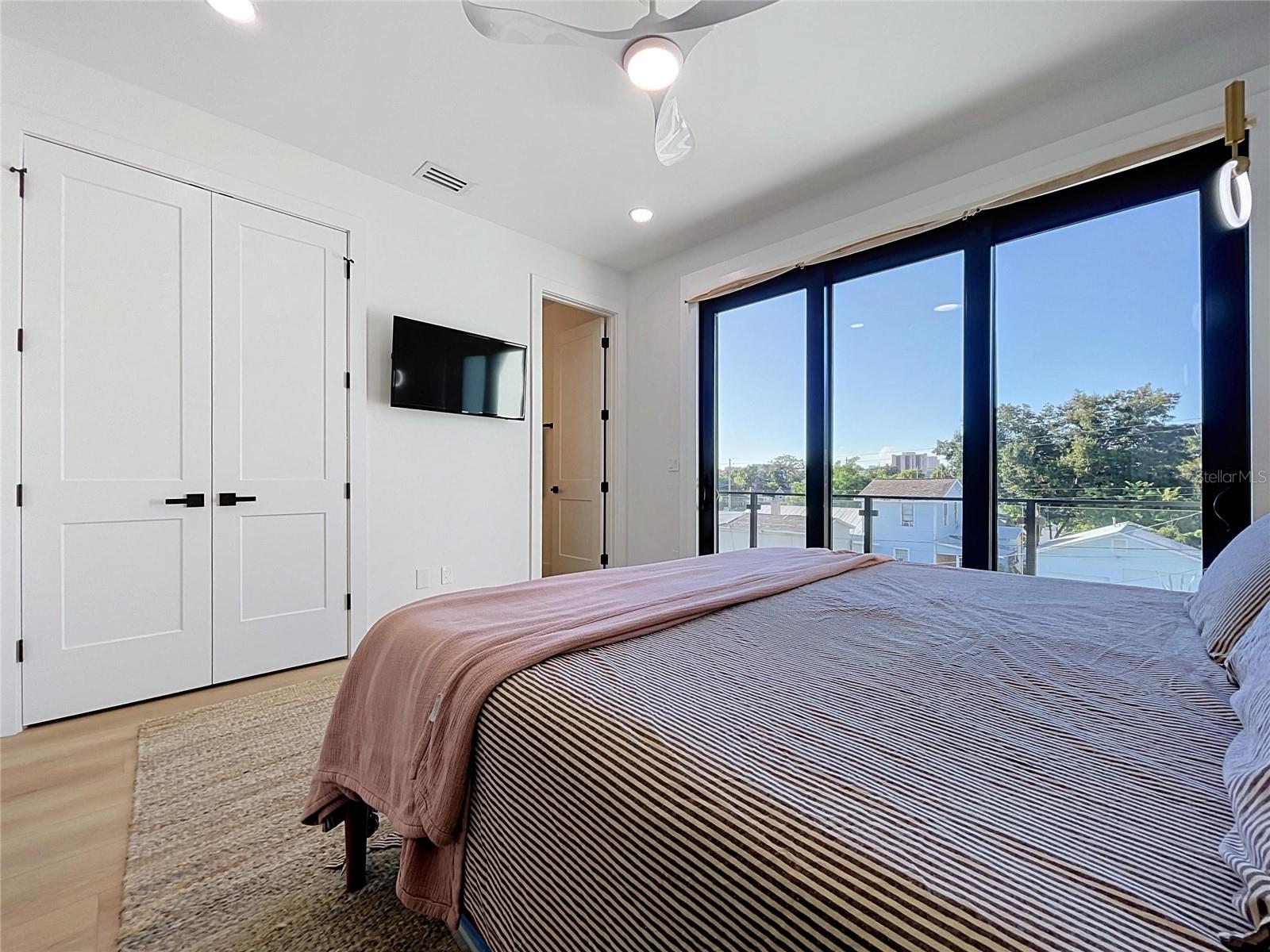 101 W WARREN AVE #3 — photo 23