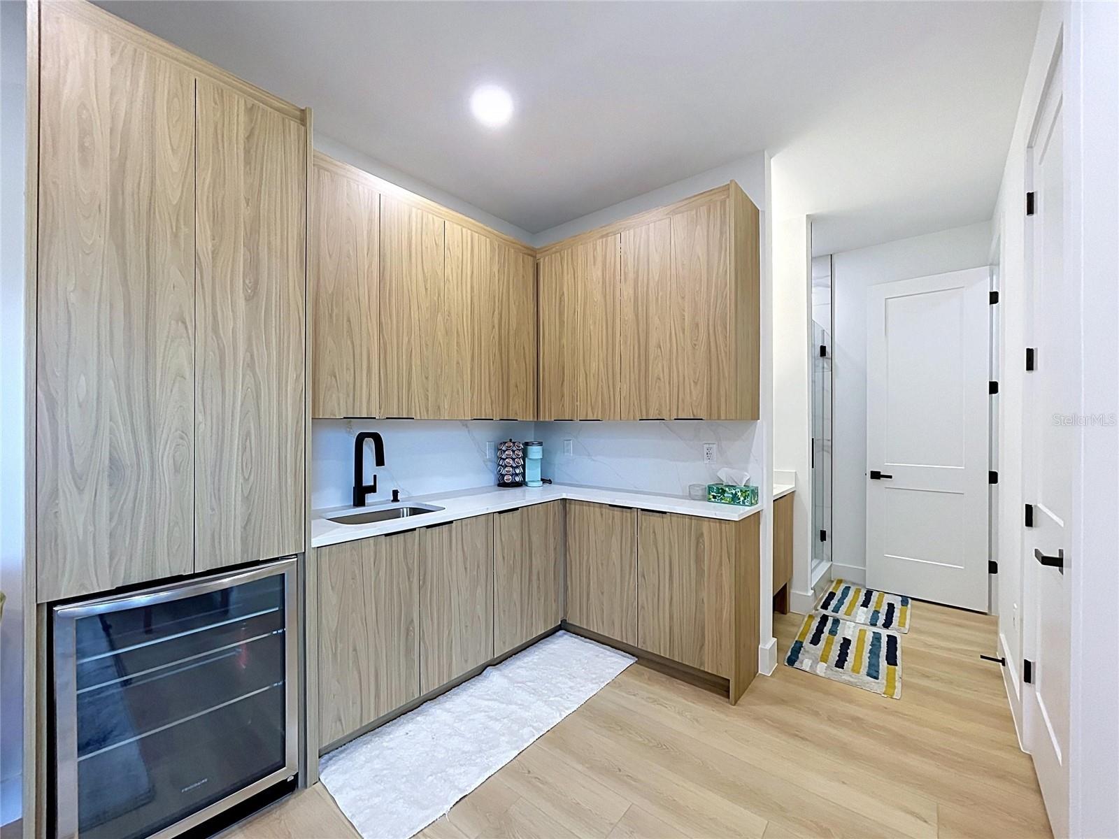 101 W WARREN AVE #3 — photo 48
