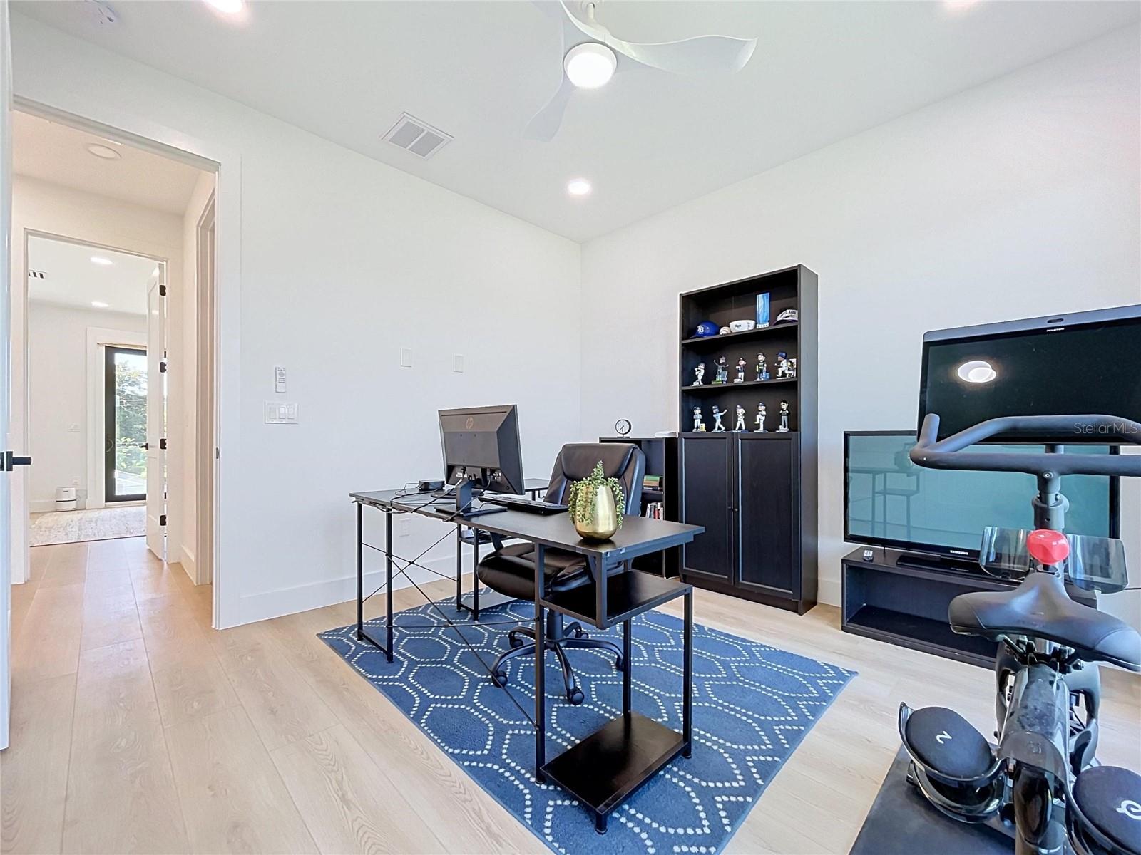 101 W WARREN AVE #3 — photo 42
