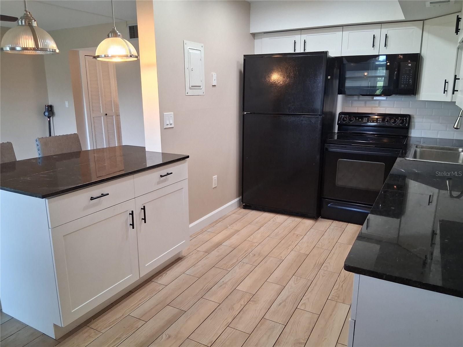 7231 W COUNTRY CLUB DR N #130 — photo 6
