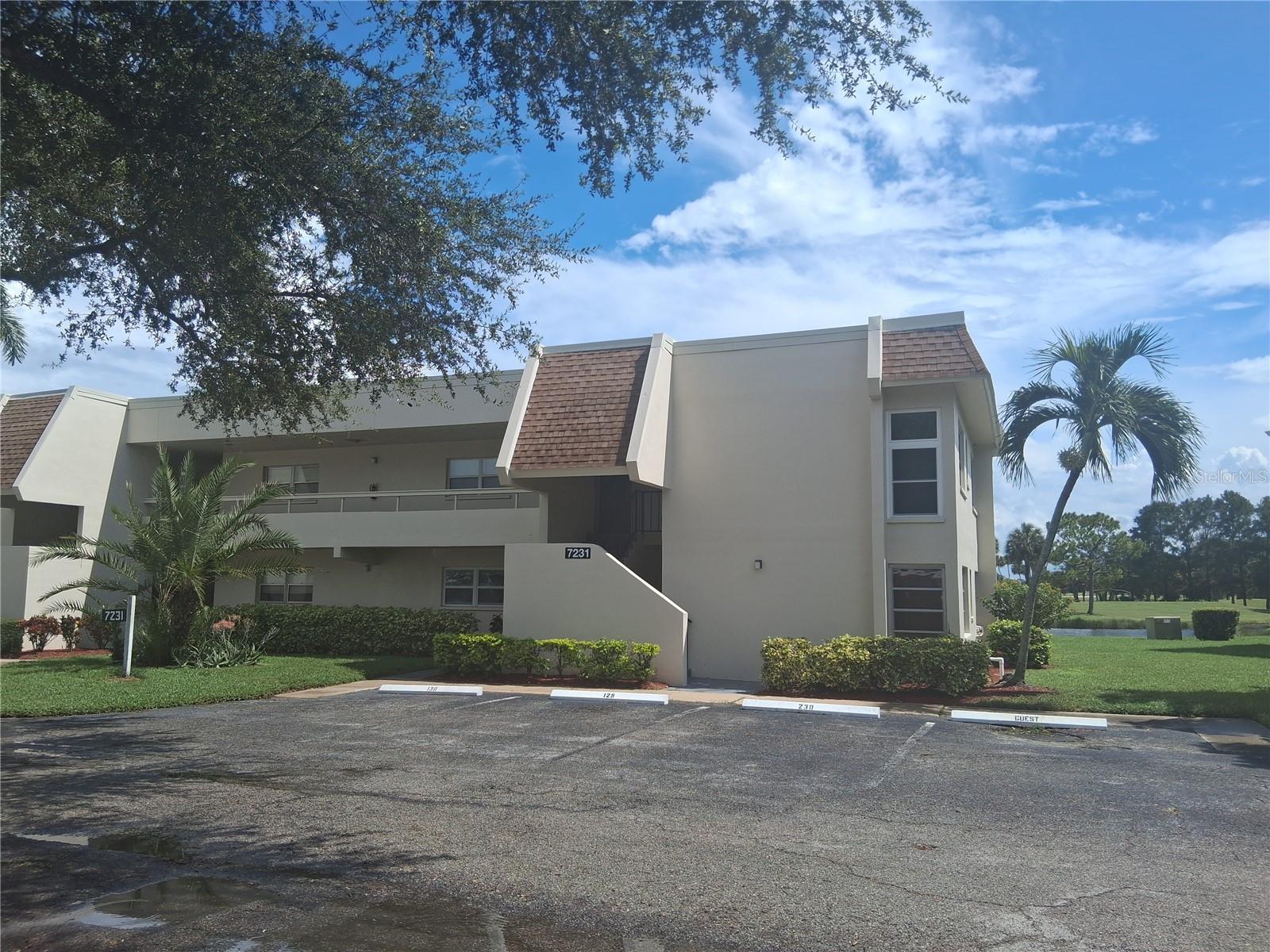 7231 W COUNTRY CLUB DR N #130 — photo 2