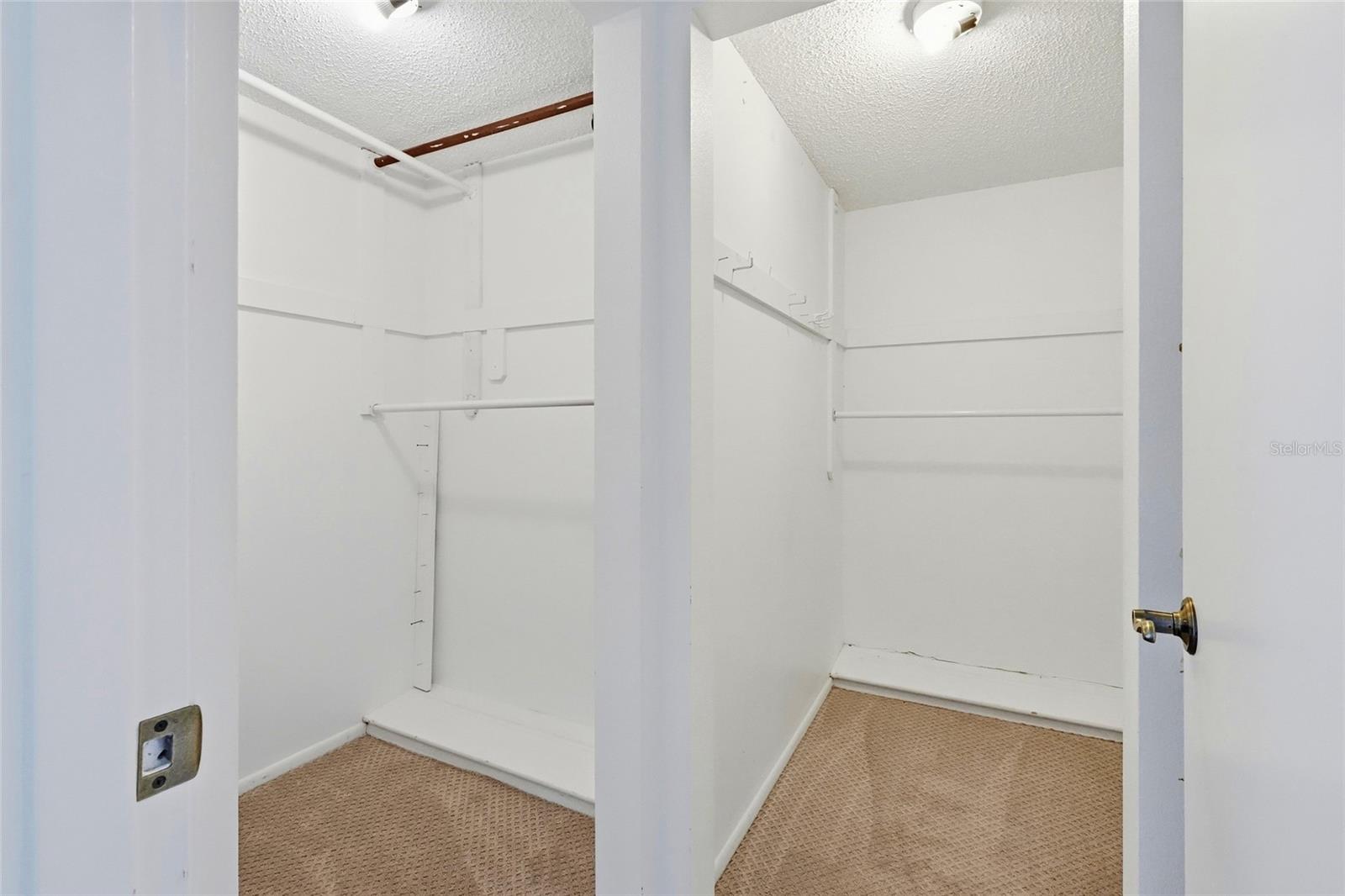 3667 CAROL LN — photo 44