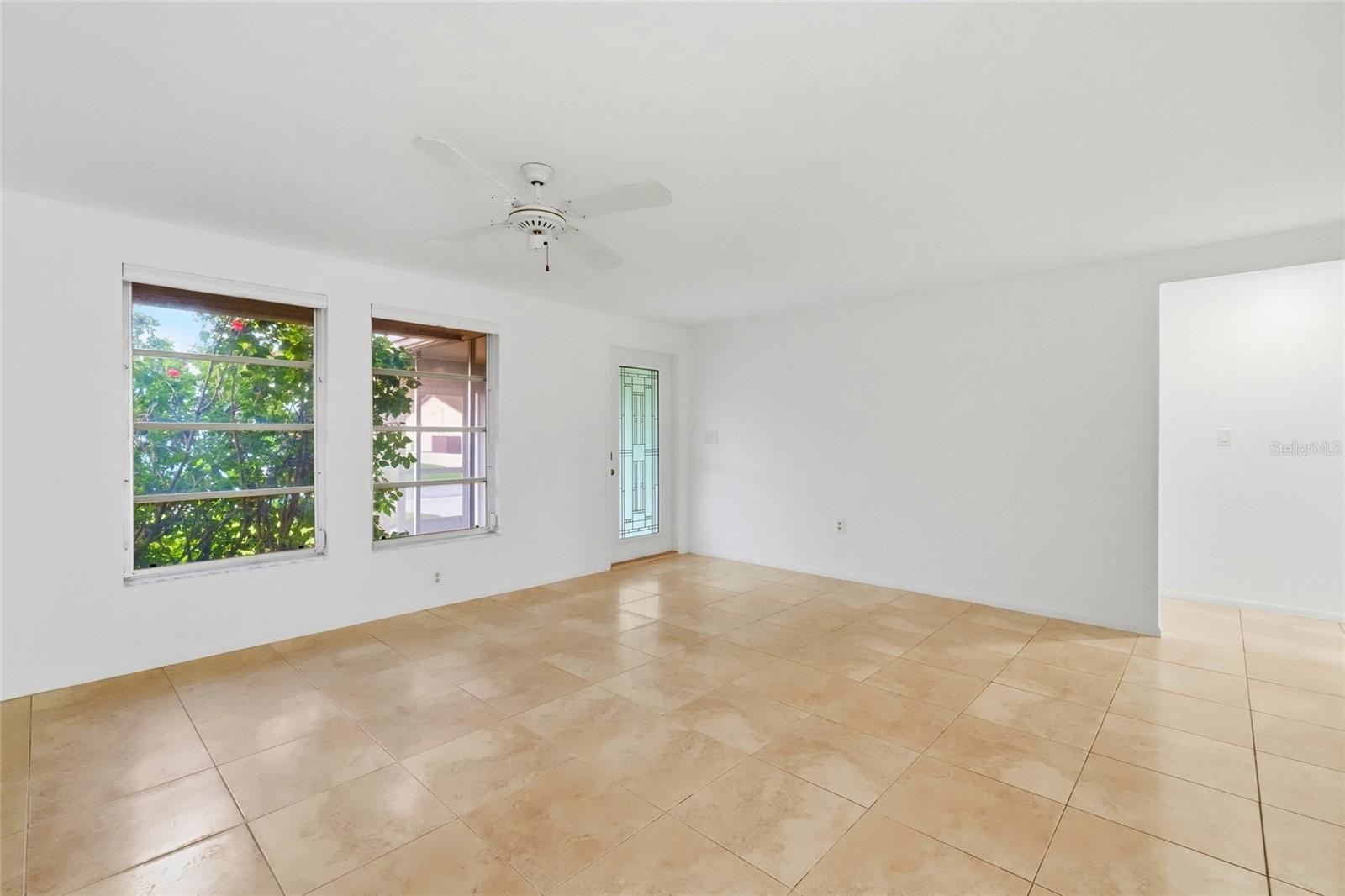3667 CAROL LN — photo 9