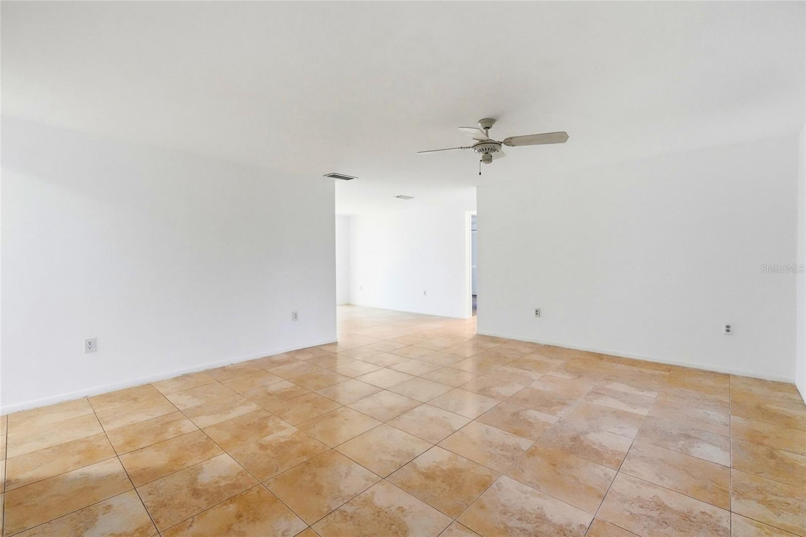 3667 CAROL LN — photo 12
