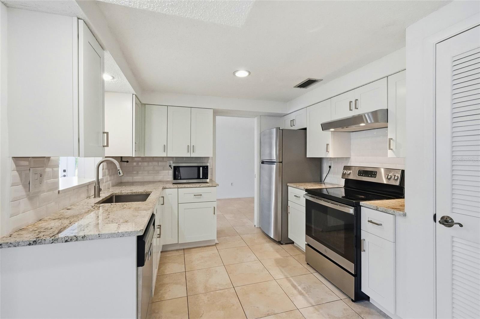 3667 CAROL LN — photo 18